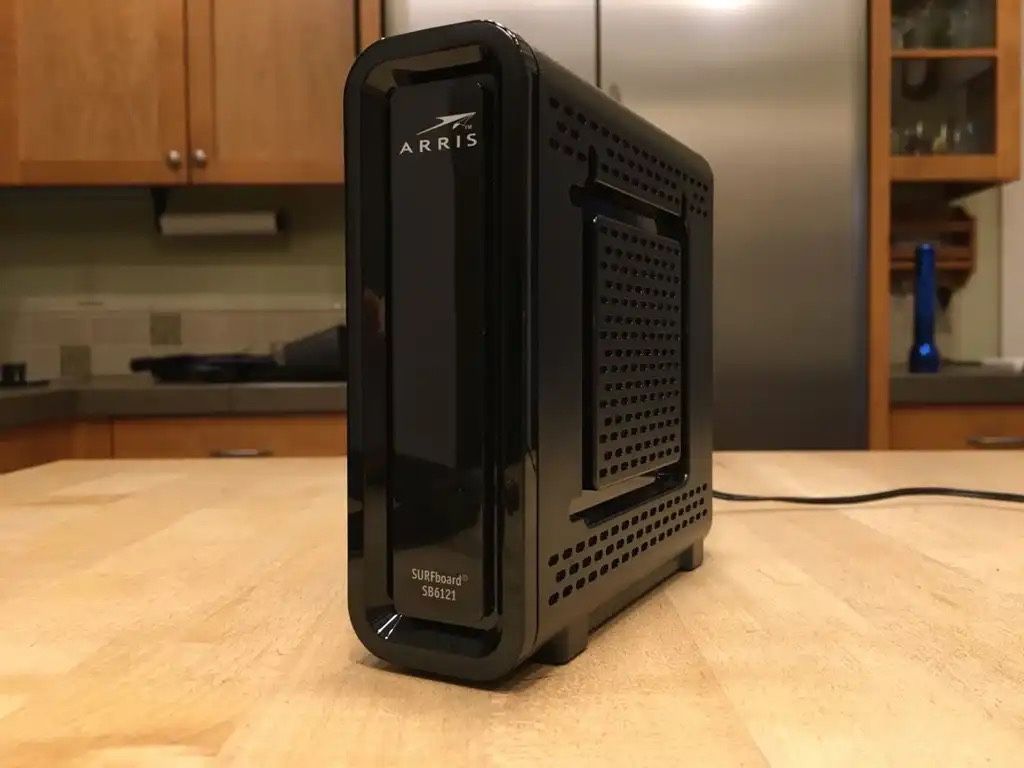 ARRIS SURFboard SB6121 4x4 DOCSIS 3.0 Cable Modem Black