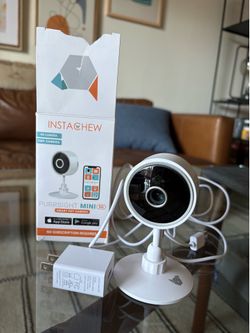 Instachew Purrsight Mini 5G smart pet camera