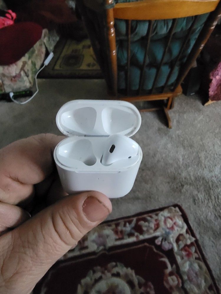 2nd Generation Ipod Case And Right Airpod  Only