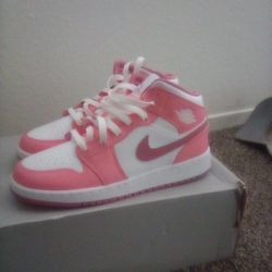 Jordan 1s Pink And White 