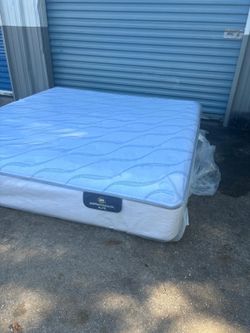 King size Mattress Serta