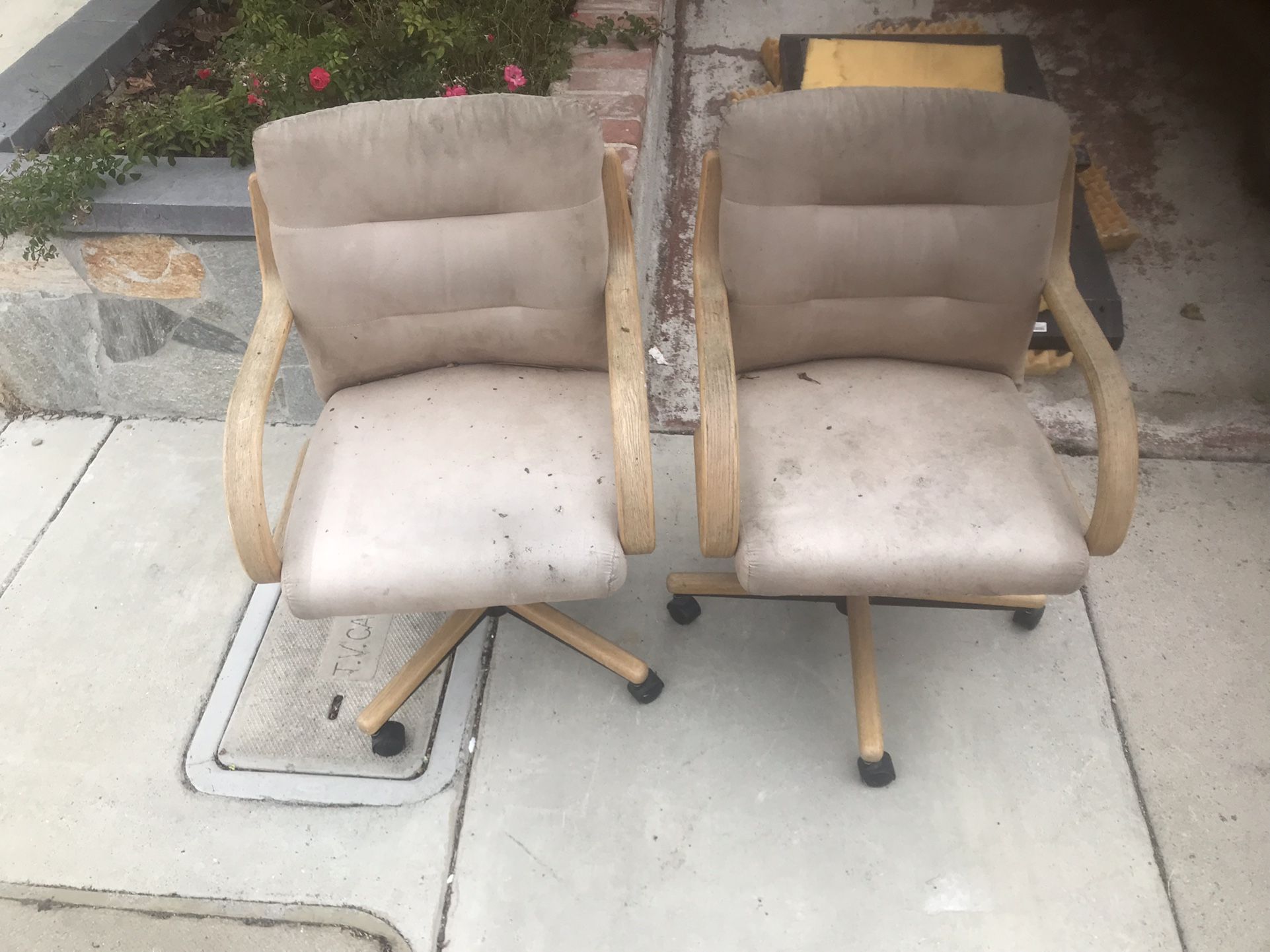 2 Free Comfy Rolling Chairs