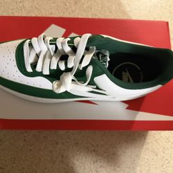 Court vision lows Men size 8 Women’s Size 9.5