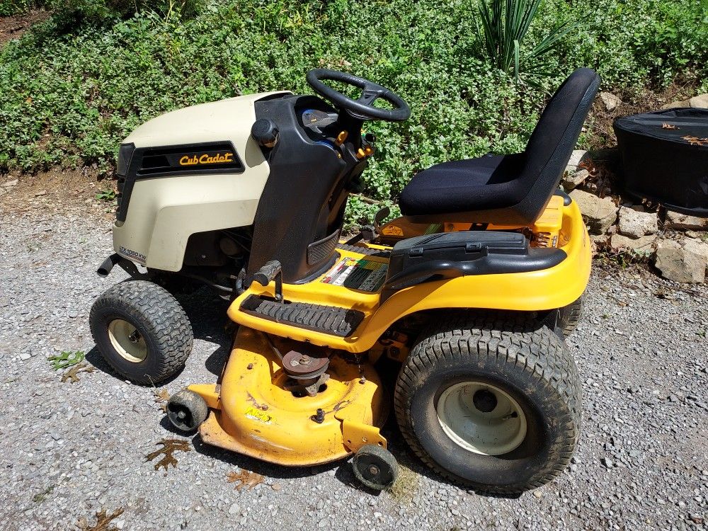 Cub LTX1050