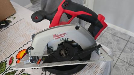 Milwaukee Cordless Circular Saw