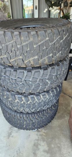 35x12.50R15