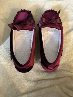 Zealand Molly Slippers With Bow Brand New 