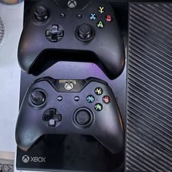 Xbox one With Two Controllers 