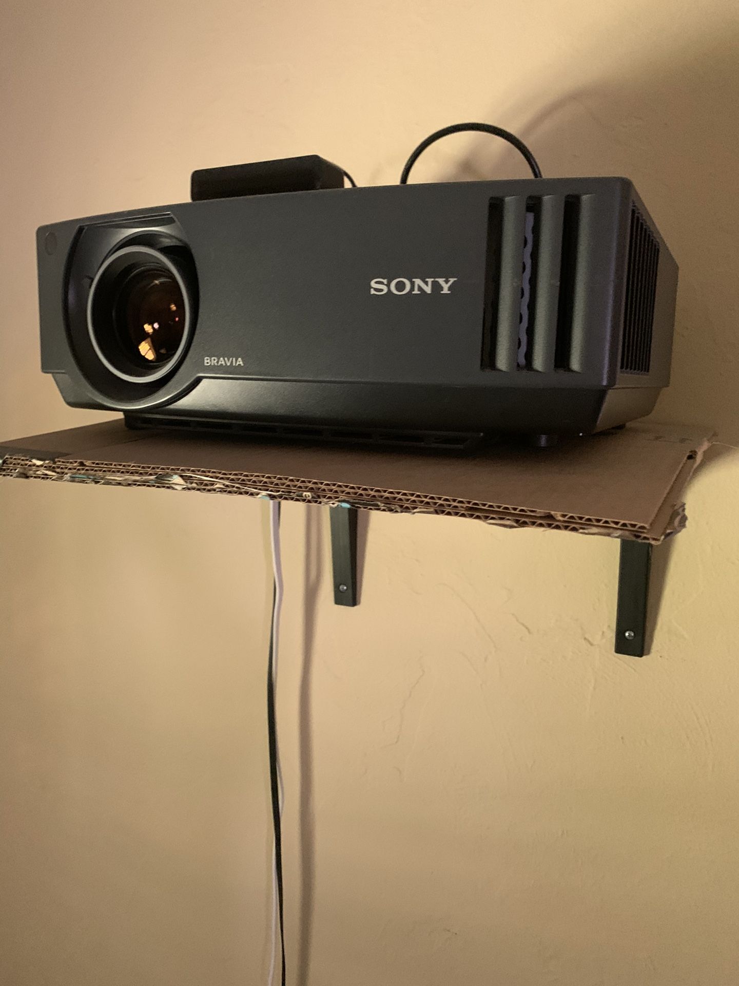 Sony projector HDMI w/ ROKU control remote and screen