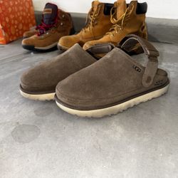 Womens 9 Ugg Goldenstar Clogs