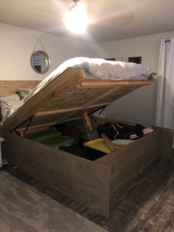 King size Handbuilt lift frame