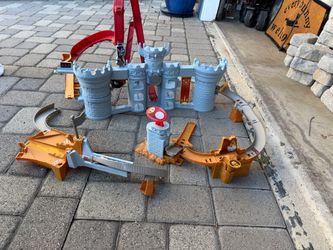 Bowser’s Castle hot wheels track
