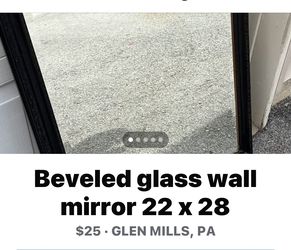 Accent mirror beveled glass 22 x 28