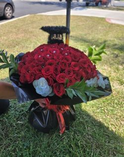 Premium Roses. Flowers. Arrangements. Grad 2025. Birthday's. Anniversary. Hablamos Espanol