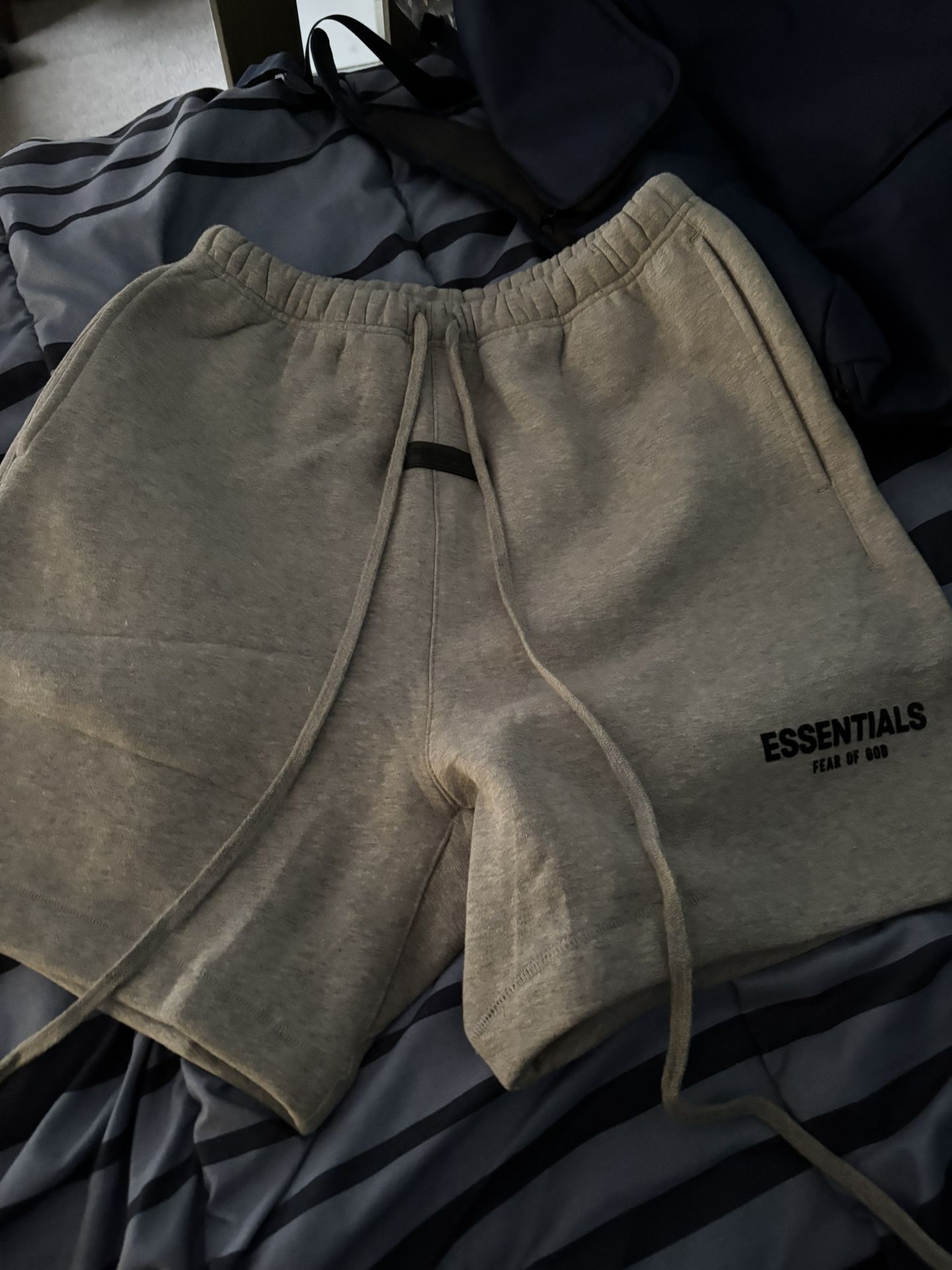 Essentials Shorts Dark Oat