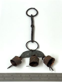 ⭐️ ANTIQUE Primitive Collectors Cow Bell Wind Chime