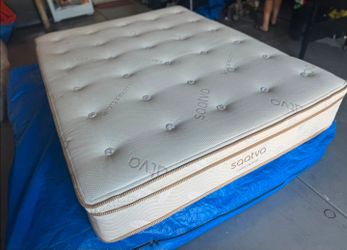 🛏️ Saatva Latex Hybrid Mattress — Queen Size Like New!