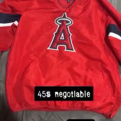 Angles Windbreaker Size Large 45$