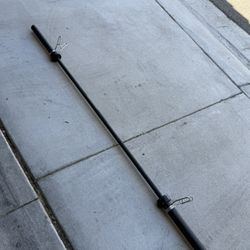 7Ft Barbell for Strength and Weightlifting Training, 45 LB Weighted Bar