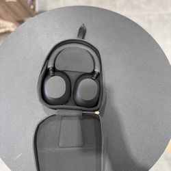 SONY WH-1000XM5 Premium Wireless Noise Cancelling Headphones NEVER USED 