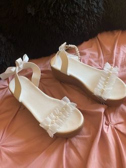 Shoes size 7