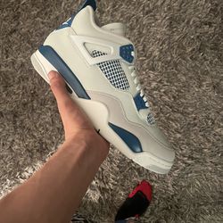 Jordan 4 “Military Blue” Size 11