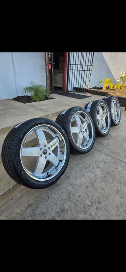24" ARTIS rims w/ tires