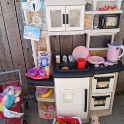 Kitchen For Kids $60 Mix Of Everything  Tp Play At Home Asking $60 Obo South La 90043 