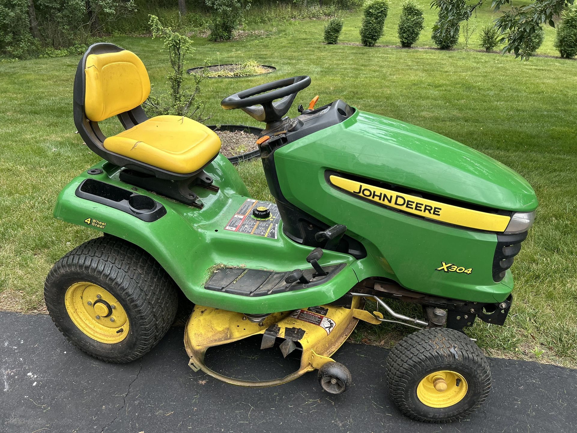 John Deere X304 Lawn Mower - Only 236 Hours!