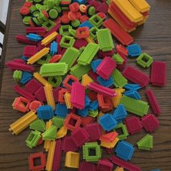 220 Pieces ~ BRISTLE BLOCKS LOT ~ 5 lbs