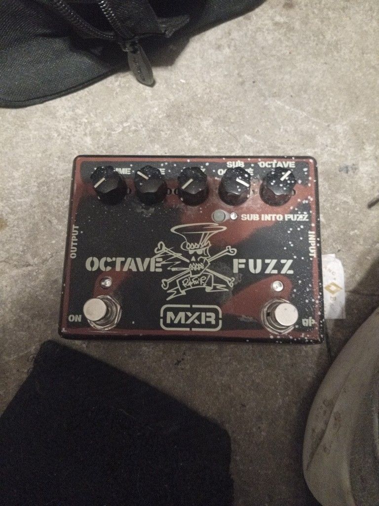 slash octave , fuzz box  pedal 