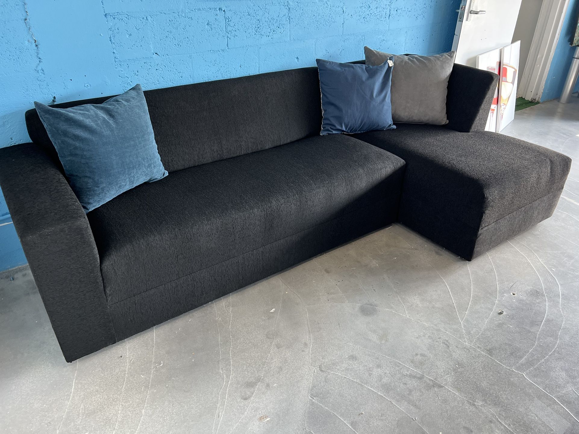 BLACK SECTIONAL SOFA - SILLONES NUEVOS