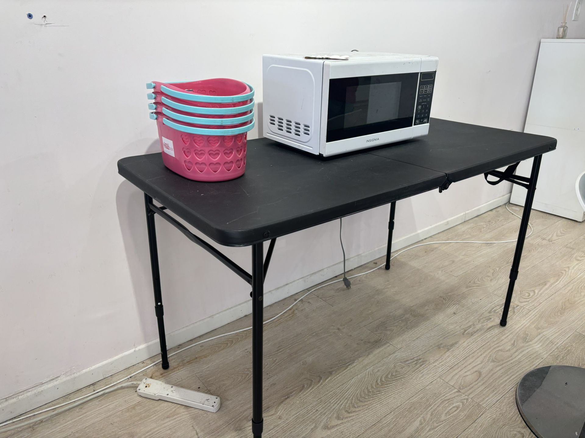 Foldable Table + Microwave
