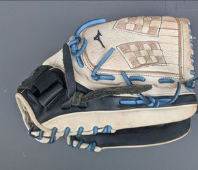 Mizuno fastpitch Softball Glove