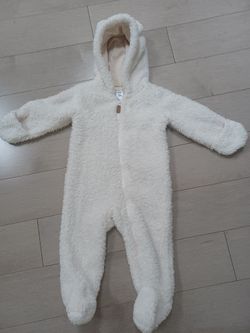 Winter Fall Smowsuit. Carter's 9 Months