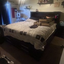 Cal King Size Bed 