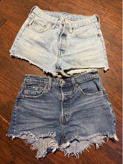Levi’s 501 women’s size 27/28 $60 for both . Great condition. Super cute . Only selling together