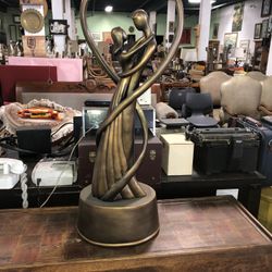 Large Lovers Embrace Statue