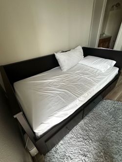 Twin plus king size pull out bed