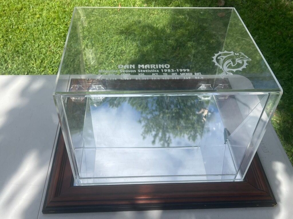 Dan Marino Miami dolphins full size football helmet wall mount