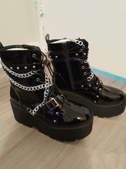 Genetic platform boots
