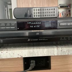 BROKEN - Sony 5-disc CD Player - FOR PARTS/REPAIR