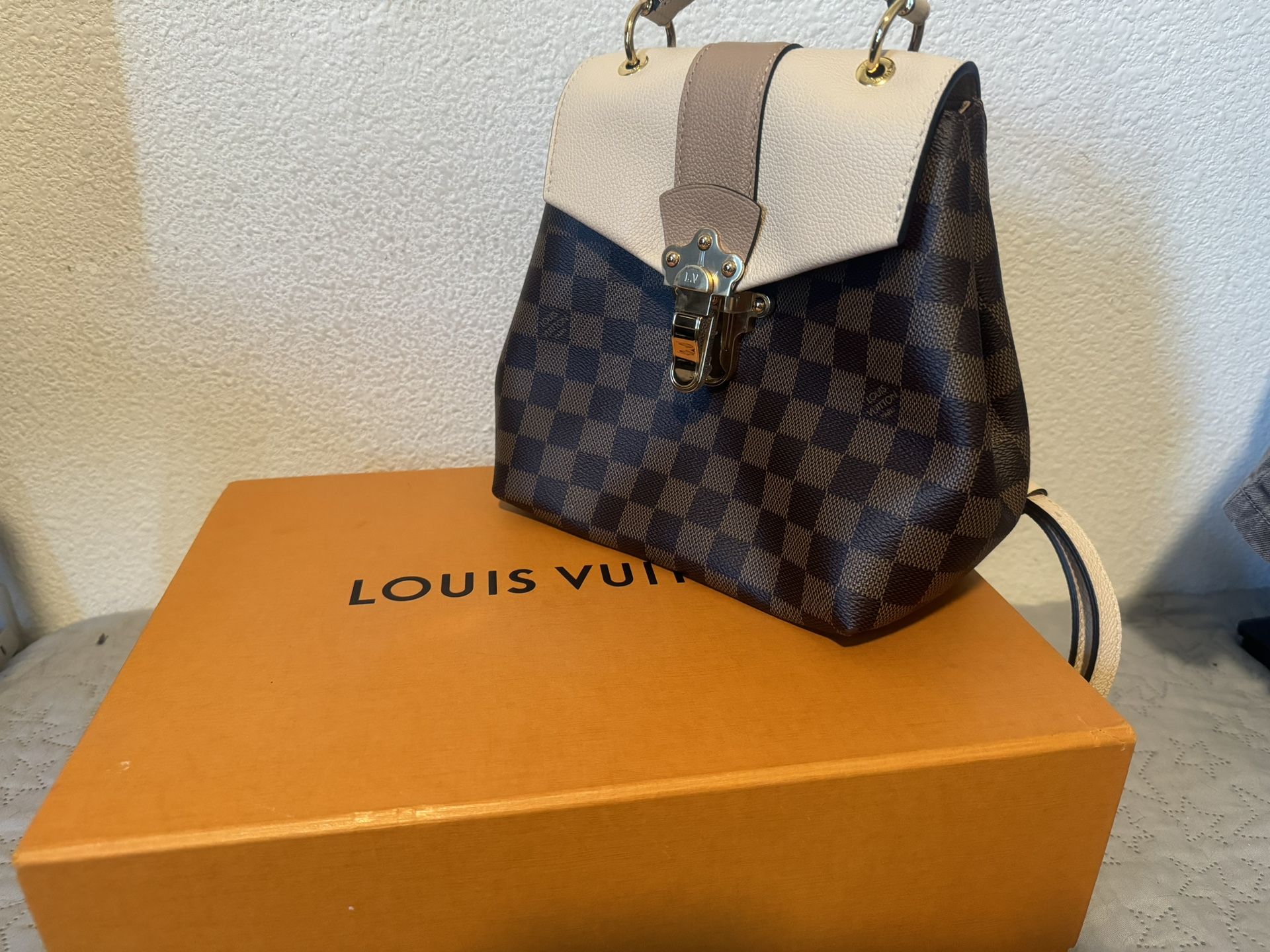 Louis Vuitton 
