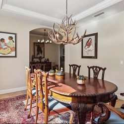 Dinning room table great condition