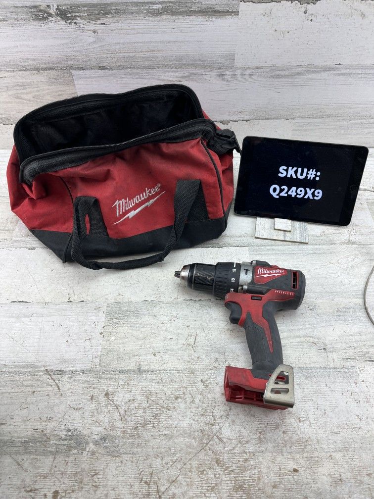 NO HANDLE INCLUDED Milwaukee M18 18V Brushless 1/2 in. Hammer Drill (Tool Only) & Bag