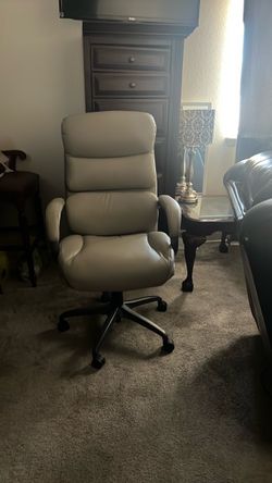 Nice  Lazy Boy leather Computer Chair