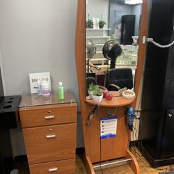 Salon Stations