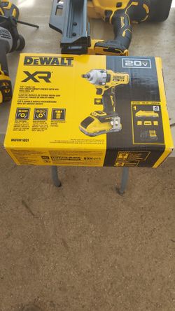 DEWALT
Was $329.00
 20V MAX XR Lithium-lon
Cordless Brushless 1/2 in.
Impact Wrench with Hog Ring
Anvil with 4 Ah Battery