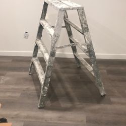 4ft Aluminum Step Ladder300lb Load Max 