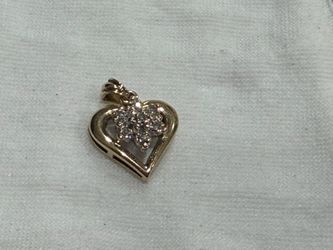 10k heart gold pendent